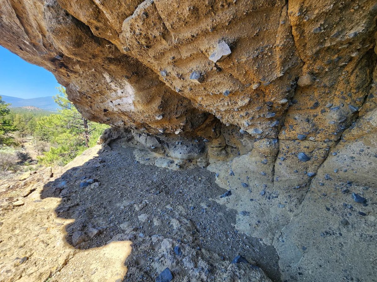 Decorative background for Ancient Rocks, Big Sky, and 2.82 Acres All to Yourself image 23