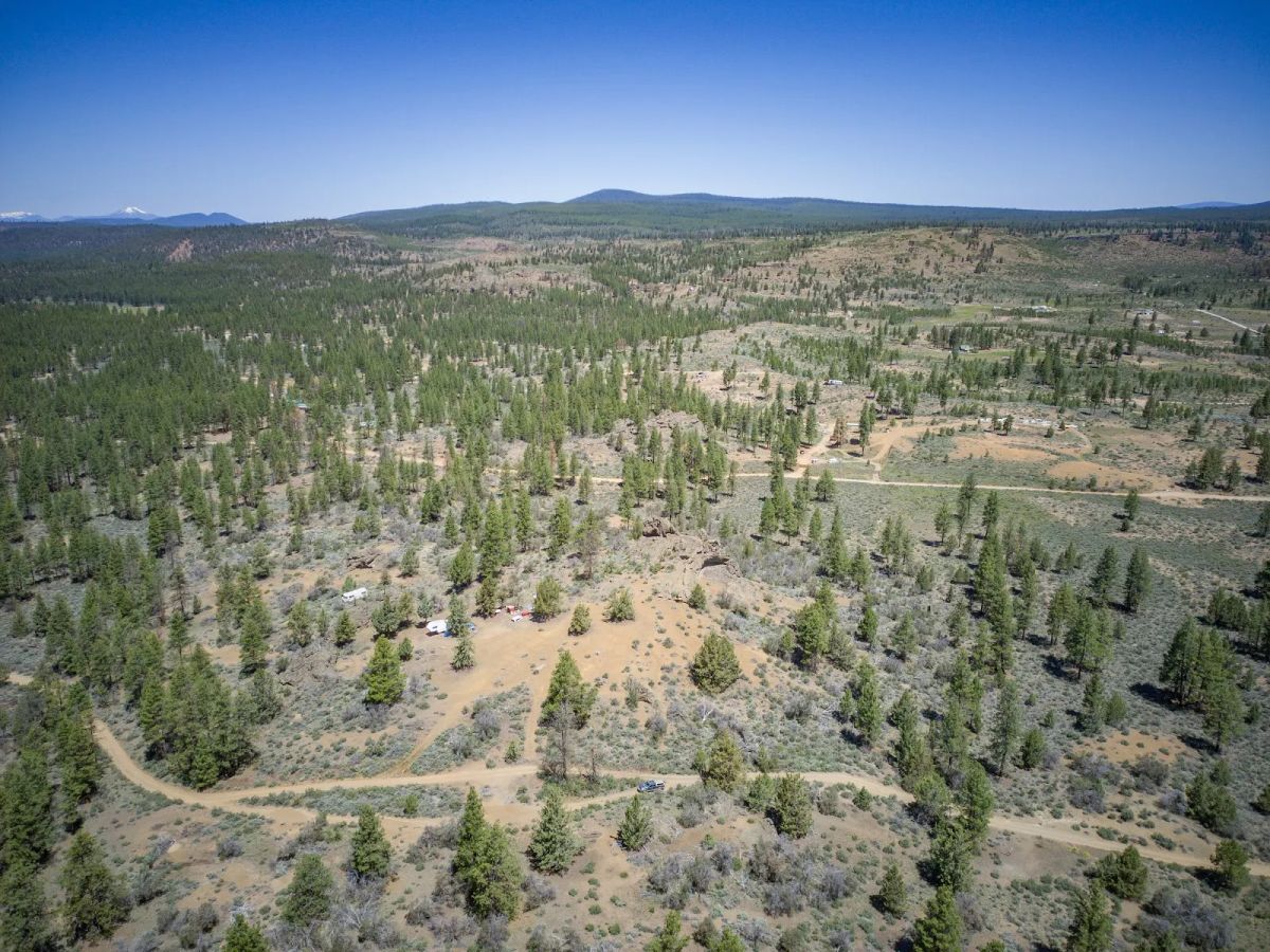 Decorative background for Ancient Rocks, Big Sky, and 2.82 Acres All to Yourself image 24