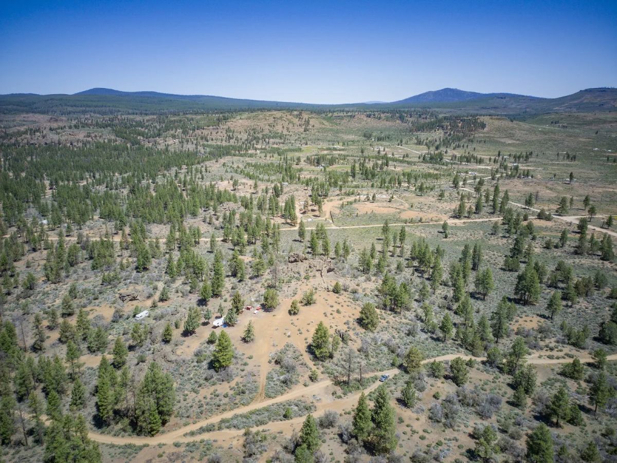 Decorative background for Ancient Rocks, Big Sky, and 2.82 Acres All to Yourself image 26