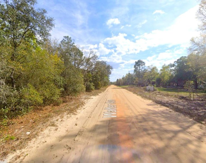 0.22 Acres Lot to Build Near Lakes, Mobile Home Allowed in Putnam County, FL
