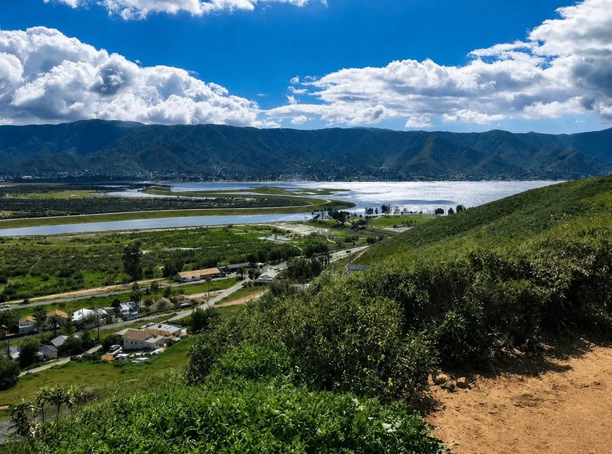 Decorative background for Two Adjoining Lots with Lake Views in Lake Elsinore, CA image 11
