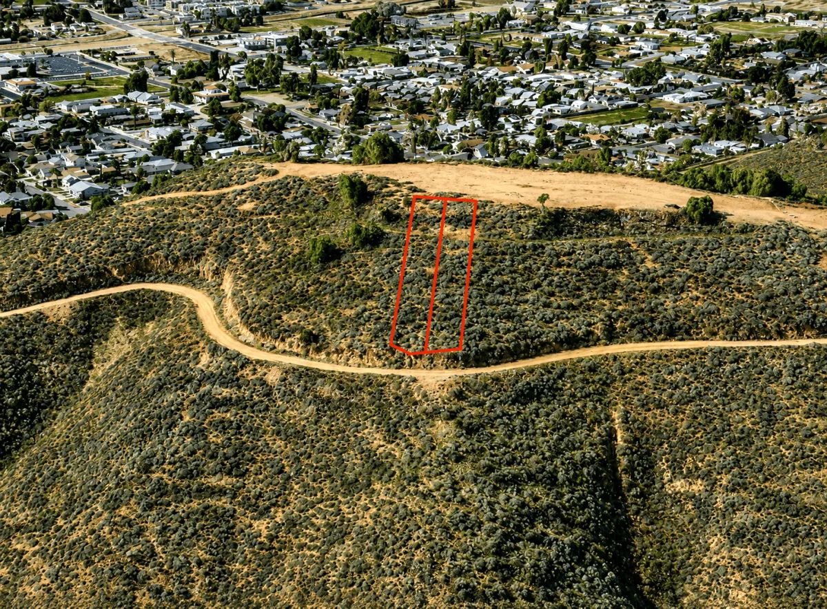 Decorative background for Two Adjoining Lots with Lake Views in Lake Elsinore, CA image 17