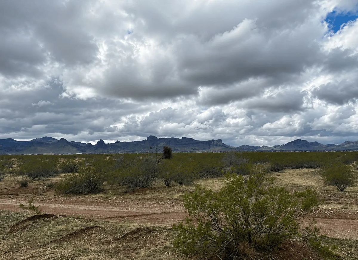 2.21-Acre Corner Lot in Golden Valley, AZ – Mountain Views & Room to Build - Image 2