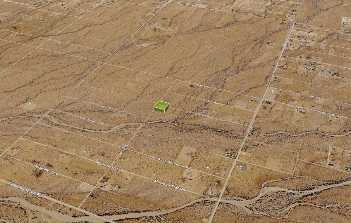 Decorative background for 2.21-Acre Corner Lot in Golden Valley, AZ – Mountain Views & Room to Build image 14