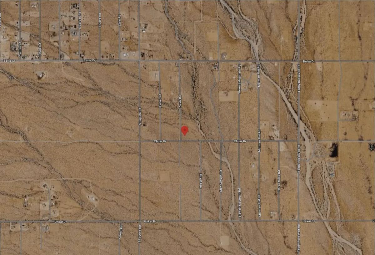 Decorative background for 2.21-Acre Corner Lot in Golden Valley, AZ – Mountain Views & Room to Build image 22