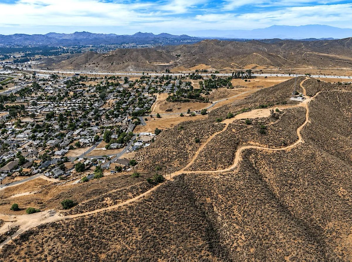 Build or Invest Near Lake Elsinore, CA – 6,970 Sq Ft Across Two Lots - Main image