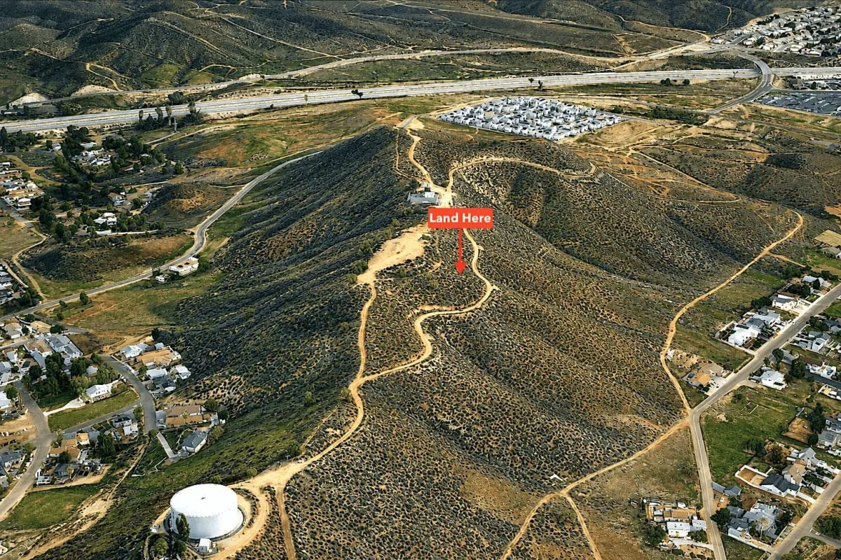 Decorative background for Build or Invest Near Lake Elsinore, CA – 6,970 Sq Ft Across Two Lots image 10