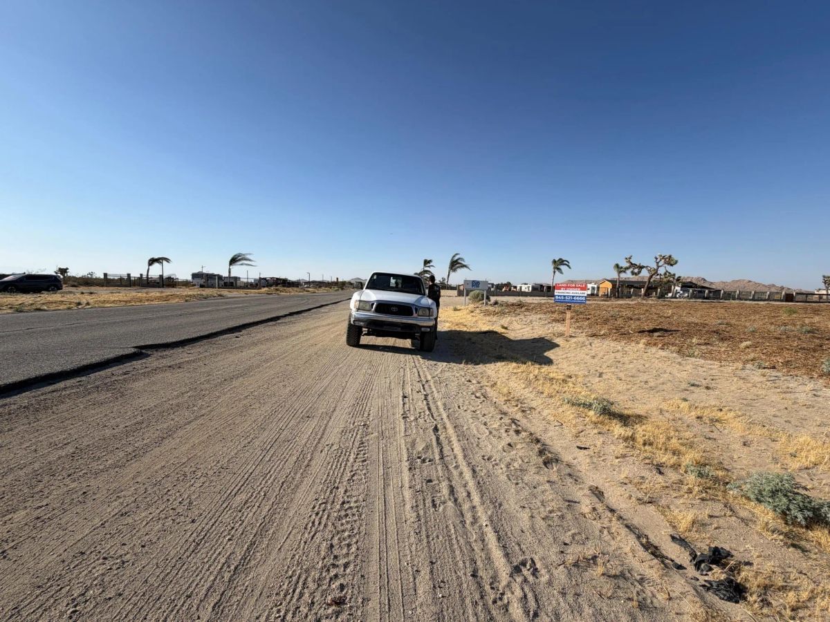 Decorative background for Build your future on this 0.68-acre opportunity in the growing Palmdale area of E Ave R 8 image 16
