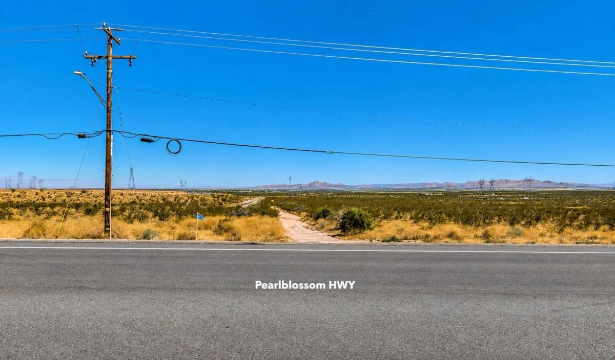 Two properties 18 Acres Commercial Acreage On Pearblossom Highway - Image 4