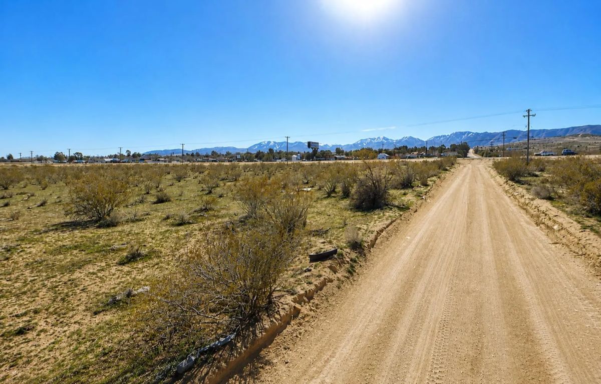 Decorative background for Two properties 18 Acres Commercial Acreage On Pearblossom Highway image 5