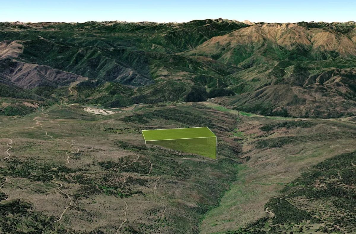 Decorative background for 76.5 Acres in Horse Creek, CA – Private Retreat Bordering Klamath National Forest image 12