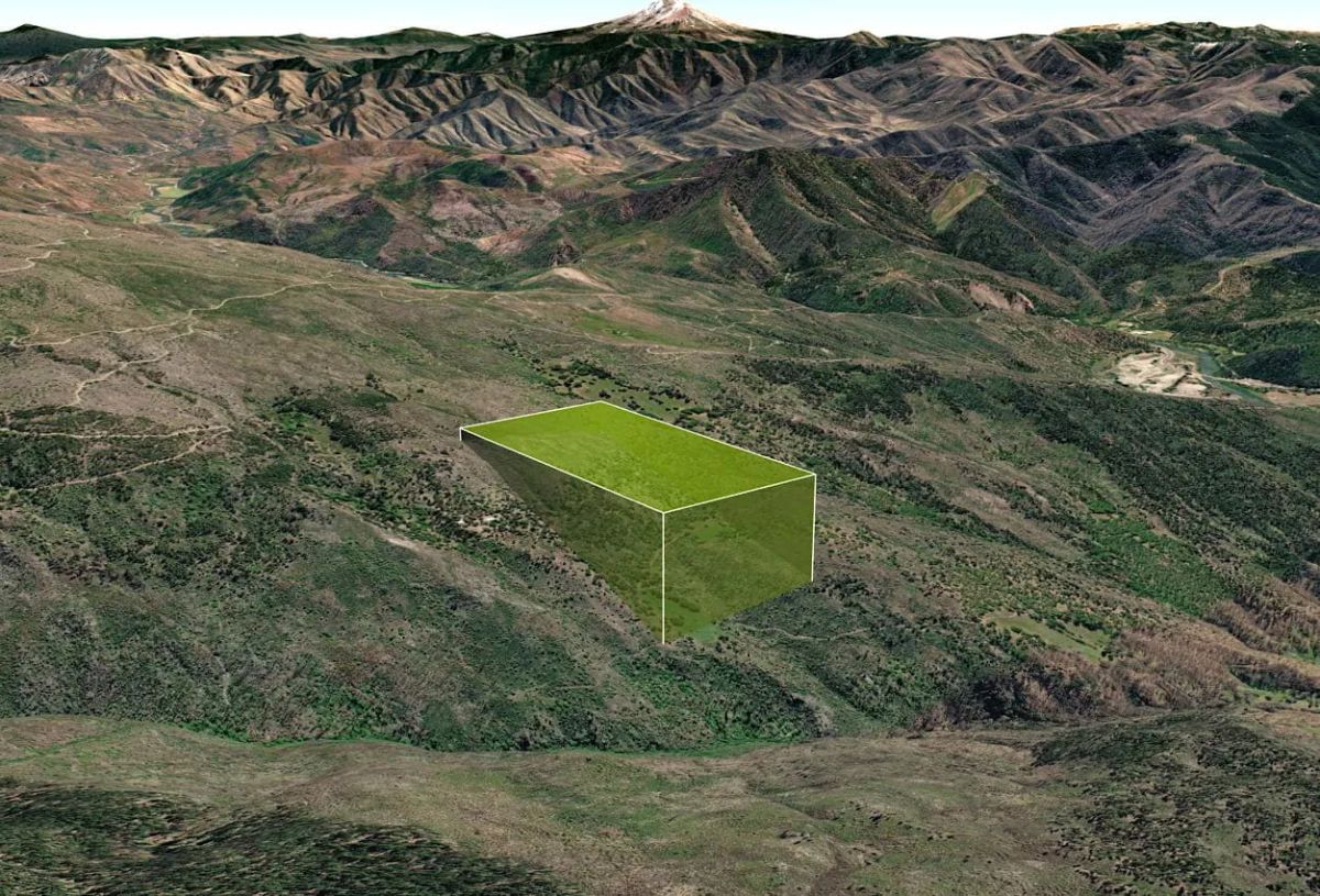 Decorative background for 76.5 Acres in Horse Creek, CA – Private Retreat Bordering Klamath National Forest image 13