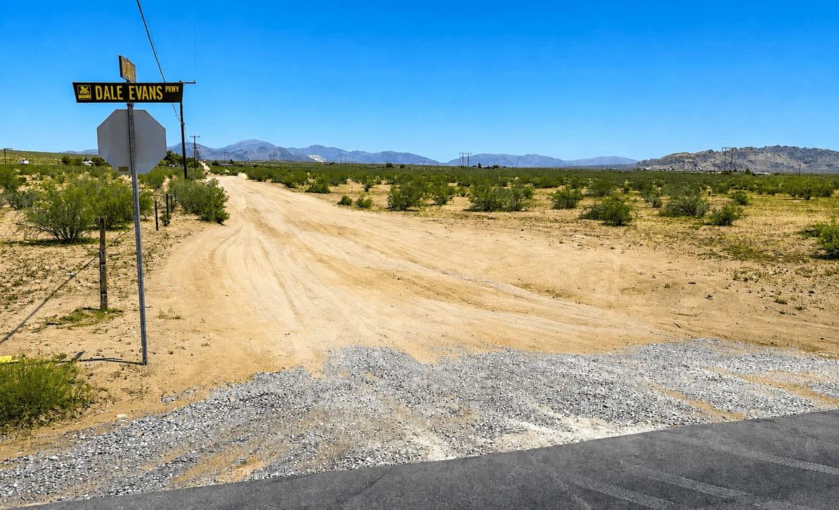9 Acres in Bell Mountain, CA – Mountain Views & Future Development Potential - Main image
