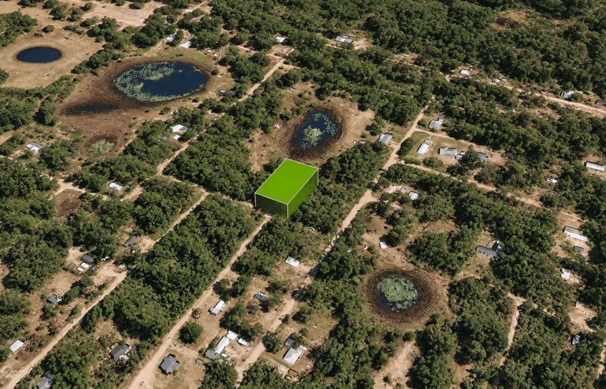 Decorative background for Lakefront Living on 0.45 Acre in Ocklawaha, FL! image 5