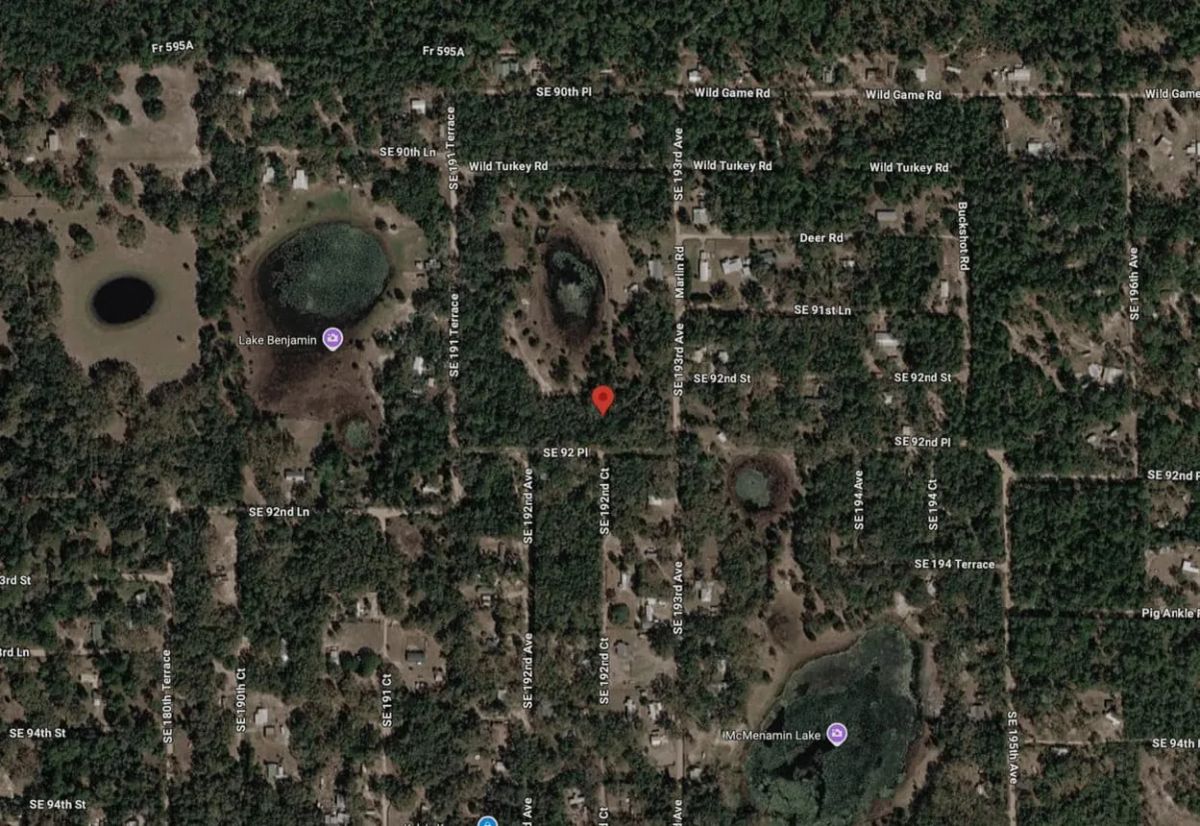 Decorative background for Lakefront Living on 0.45 Acre in Ocklawaha, FL! image 11
