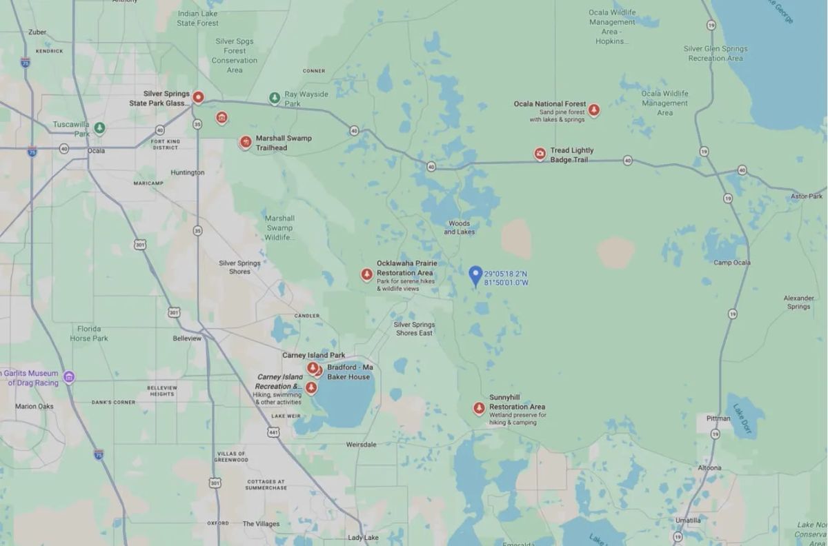 Decorative background for Lakefront Living on 0.45 Acre in Ocklawaha, FL! image 12