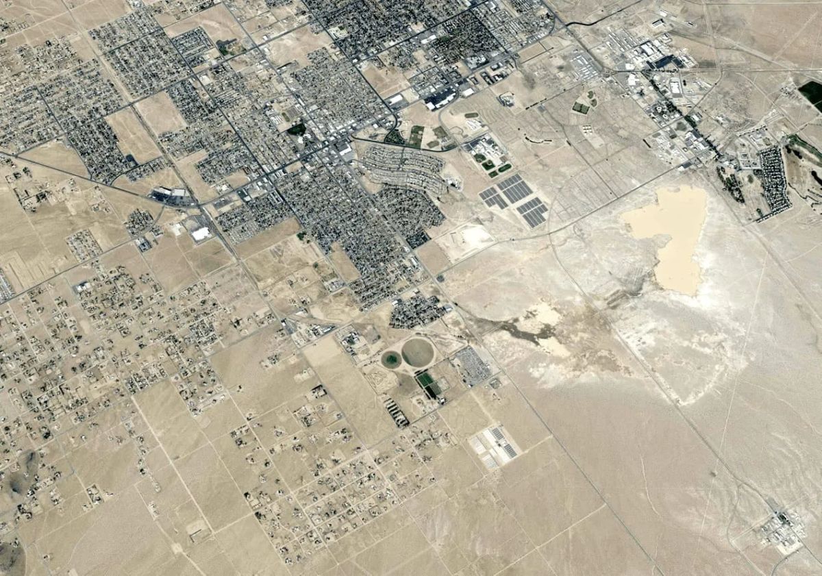 Decorative background for 0.25 Acres in Ridgecrest, CA – Build, Invest, or Develop ina Growing Community image 17