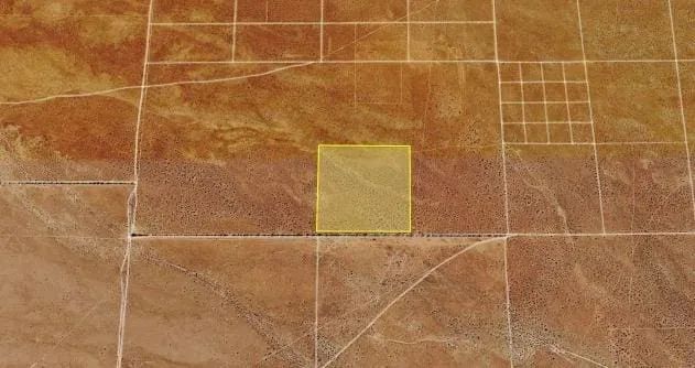 Decorative background for Unlock the potential of 39.90 acres of prime California desert image 6