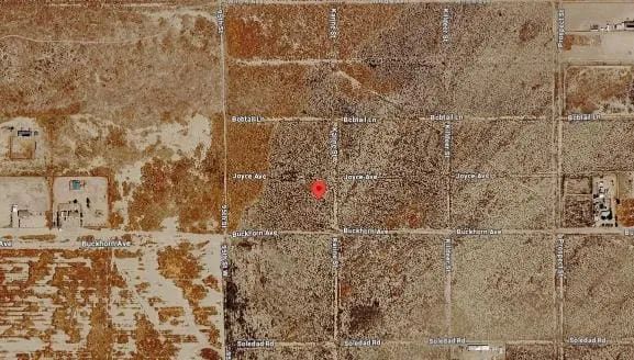 Decorative background for Unlock the potential of 39.90 acres of prime California desert image 8