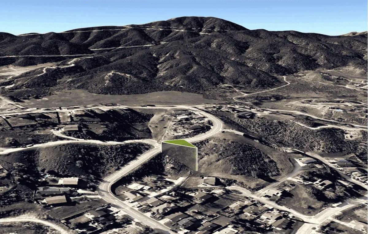 0.18 Acres Near Lake Elizabeth – Build Your Mountain Retreat in Lake Hughes, CA - Image 4