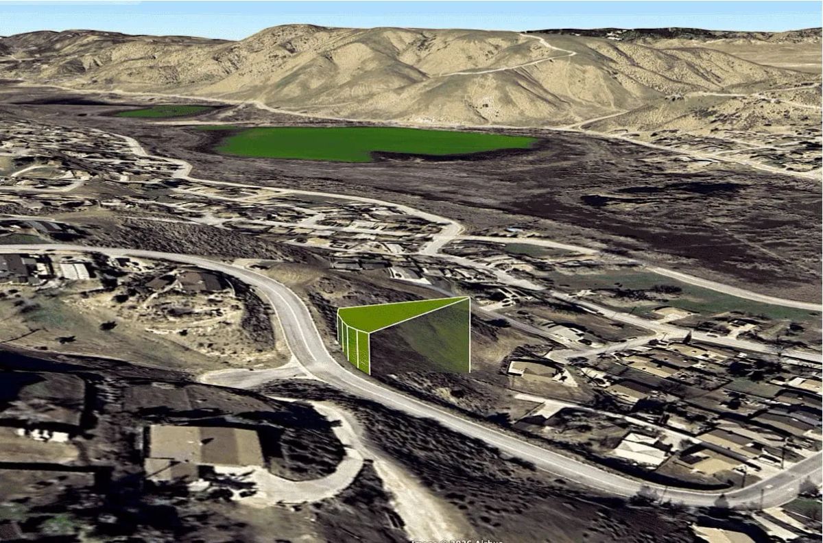 Decorative background for 0.18 Acres Near Lake Elizabeth – Build Your Mountain Retreat in Lake Hughes, CA image 6