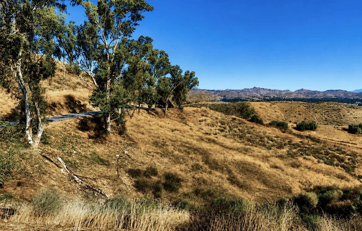 Decorative background for Rare 0.29-Acre Land Package – 3 Adjoining Lots in Lake Elsinore, CA! image 5