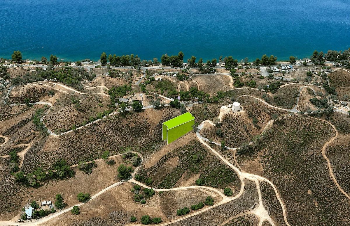 Decorative background for Rare 0.29-Acre Land Package – 3 Adjoining Lots in Lake Elsinore, CA! image 10