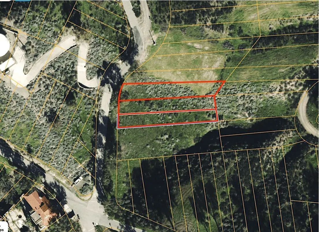 Decorative background for Rare 0.29-Acre Land Package – 3 Adjoining Lots in Lake Elsinore, CA! image 11