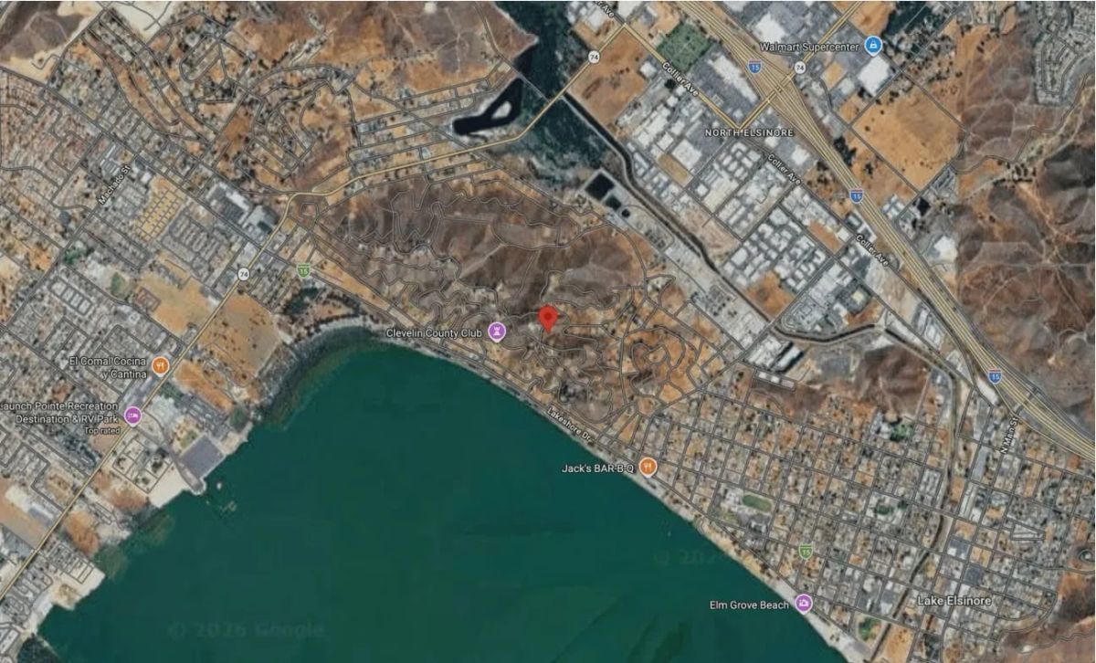 Decorative background for Rare 0.29-Acre Land Package – 3 Adjoining Lots in Lake Elsinore, CA! image 14