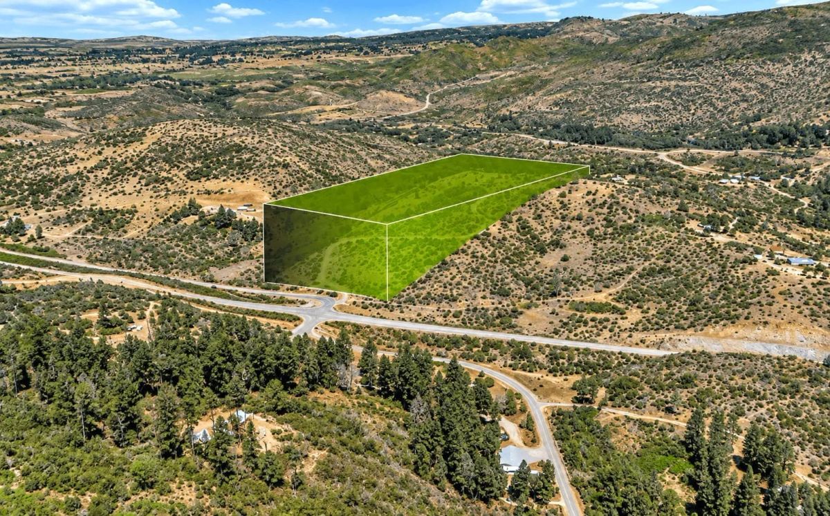 Decorative background for 19 Acres in Oroville, CA – Foothill Privacy, Views & Hwy 70 Access image 6