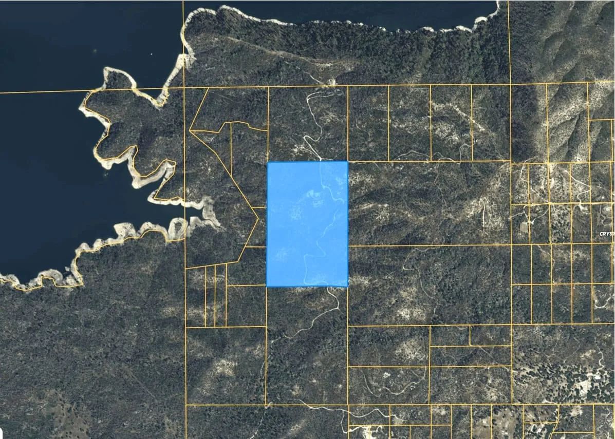 Decorative background for 59.34 Acres Near Lake Oroville, CA – Panoramic Lake Views & Privacy image 9