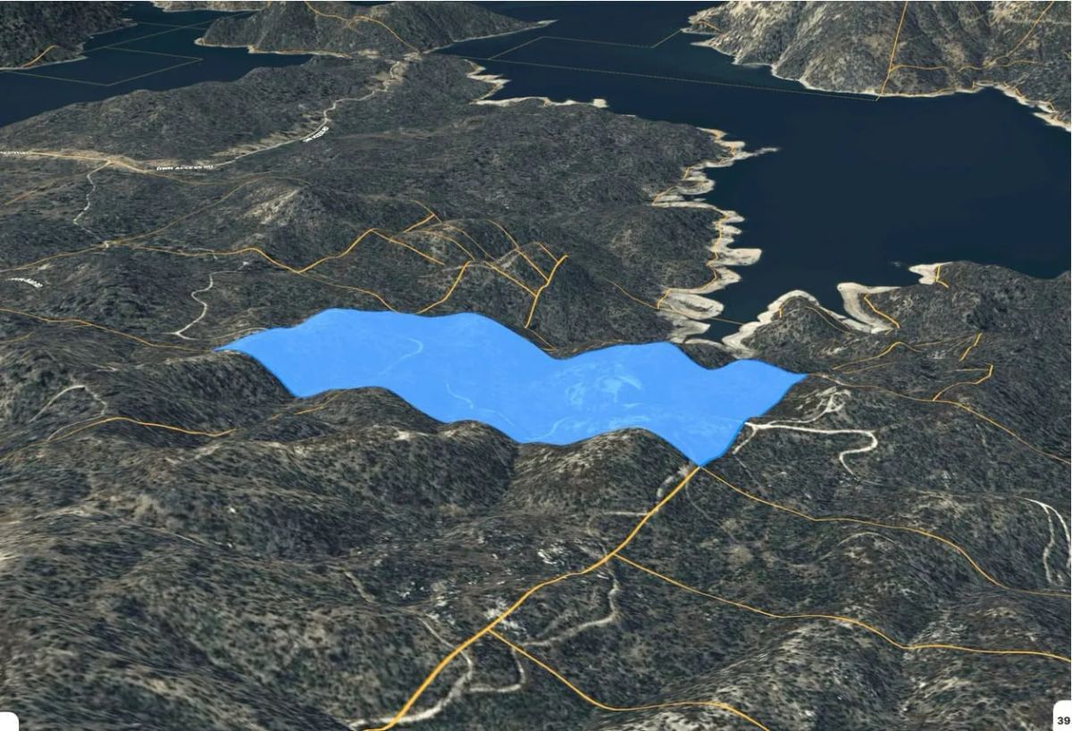 Decorative background for 59.34 Acres Near Lake Oroville, CA – Panoramic Lake Views & Privacy image 12