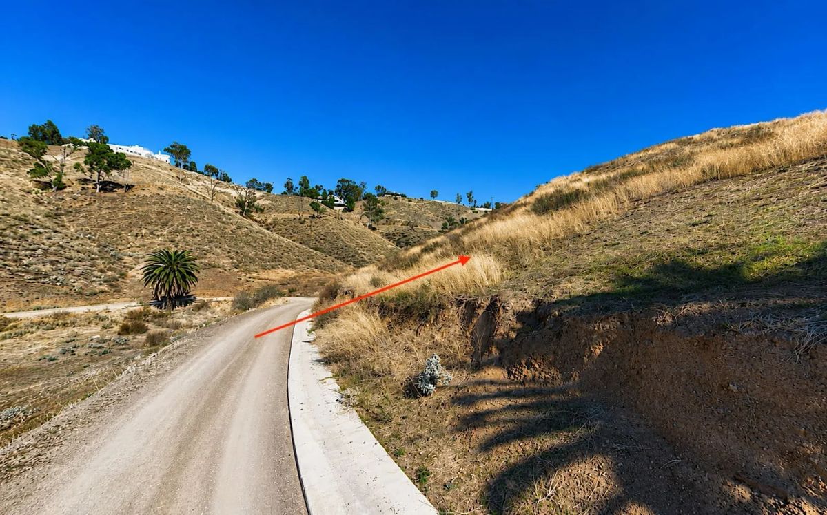 Decorative background for Double the Opportunity – Two Adjoining Lake View Lotsin Lake Elsinore, CA image 5