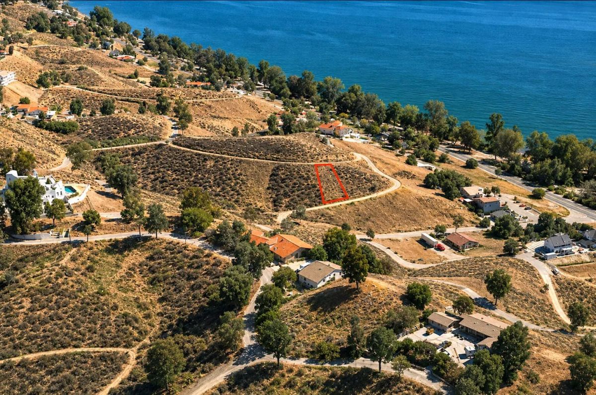 Decorative background for Double the Opportunity – Two Adjoining Lake View Lotsin Lake Elsinore, CA image 17