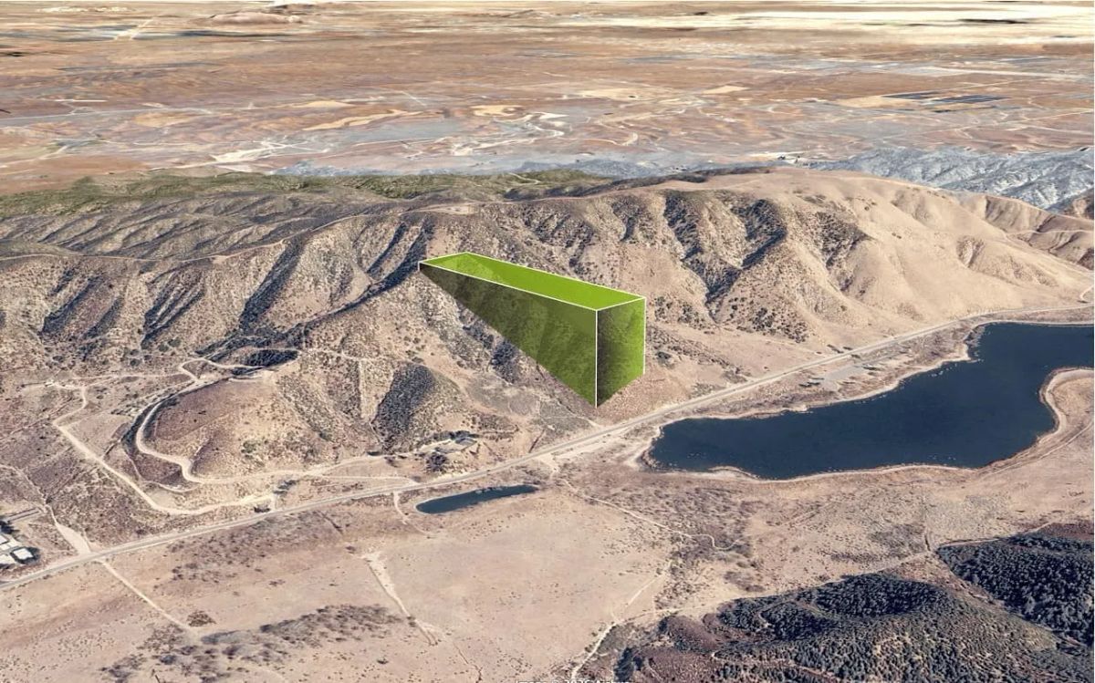 Decorative background for 10 Acres Overlooking Lake Elizabeth – Development Opportunity Near Lake Hughes, CA image 9