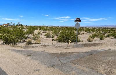 0.18-Acre Corner Lot Near Joshua Tree – 2 Minutes to Highway 62