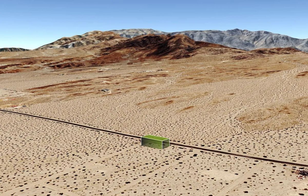 Decorative background for 0.18-Acre Corner Lot Near Joshua Tree – 2 Minutes to Highway 62 image 12